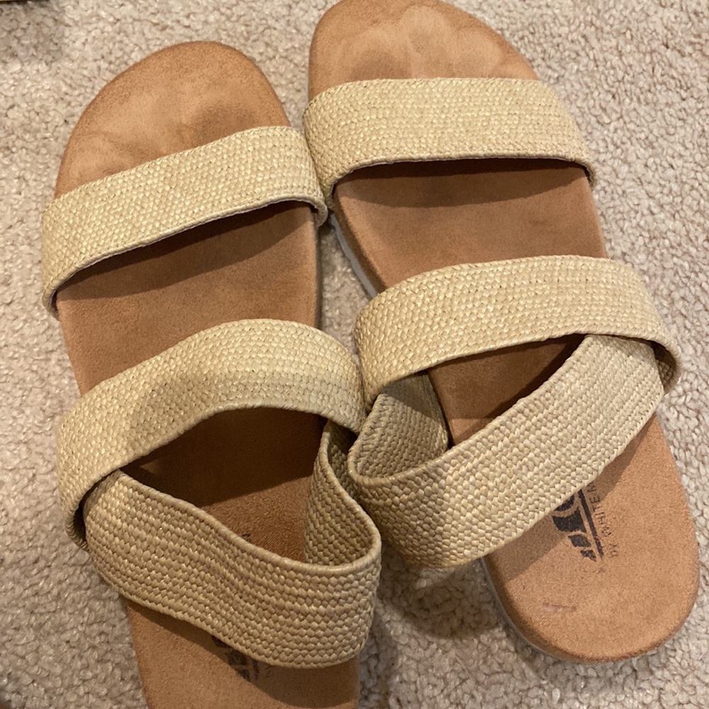 Sandals - Picture 3 of 3